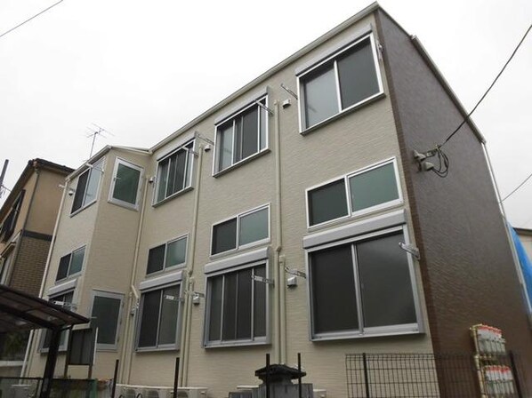 パインズデフィIIIの物件外観写真